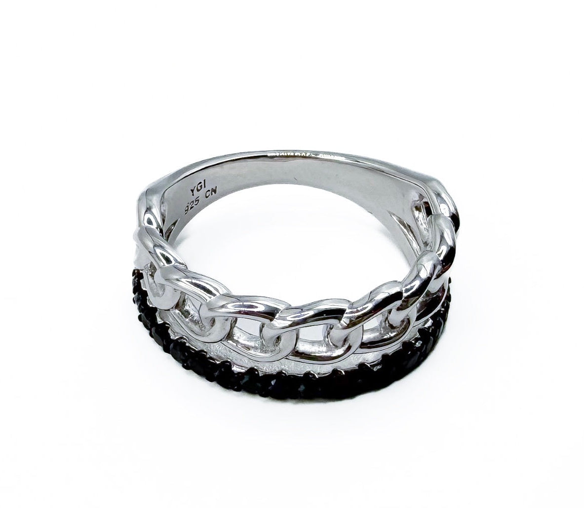Silver Chain-Link Ring With Black Stones 6"