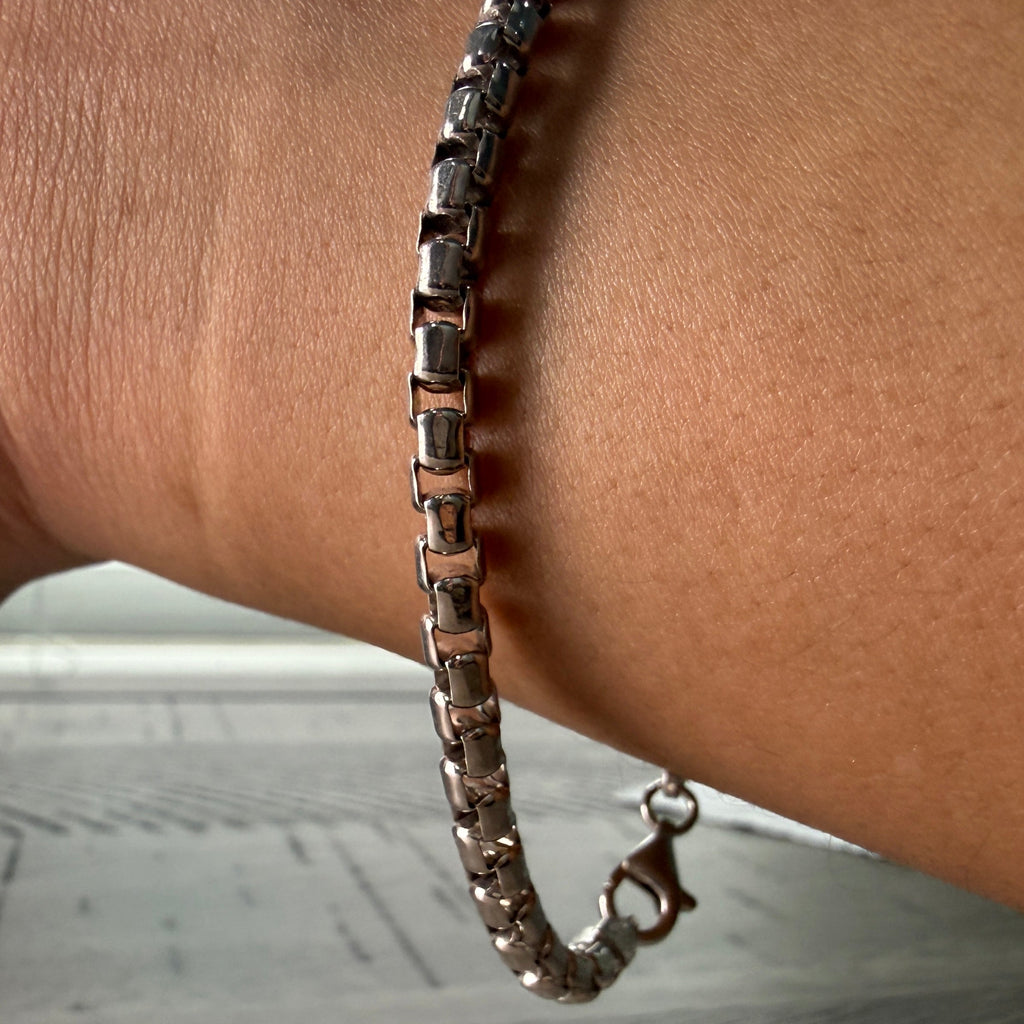 Modern Silver Box Chain Bracelet 8"