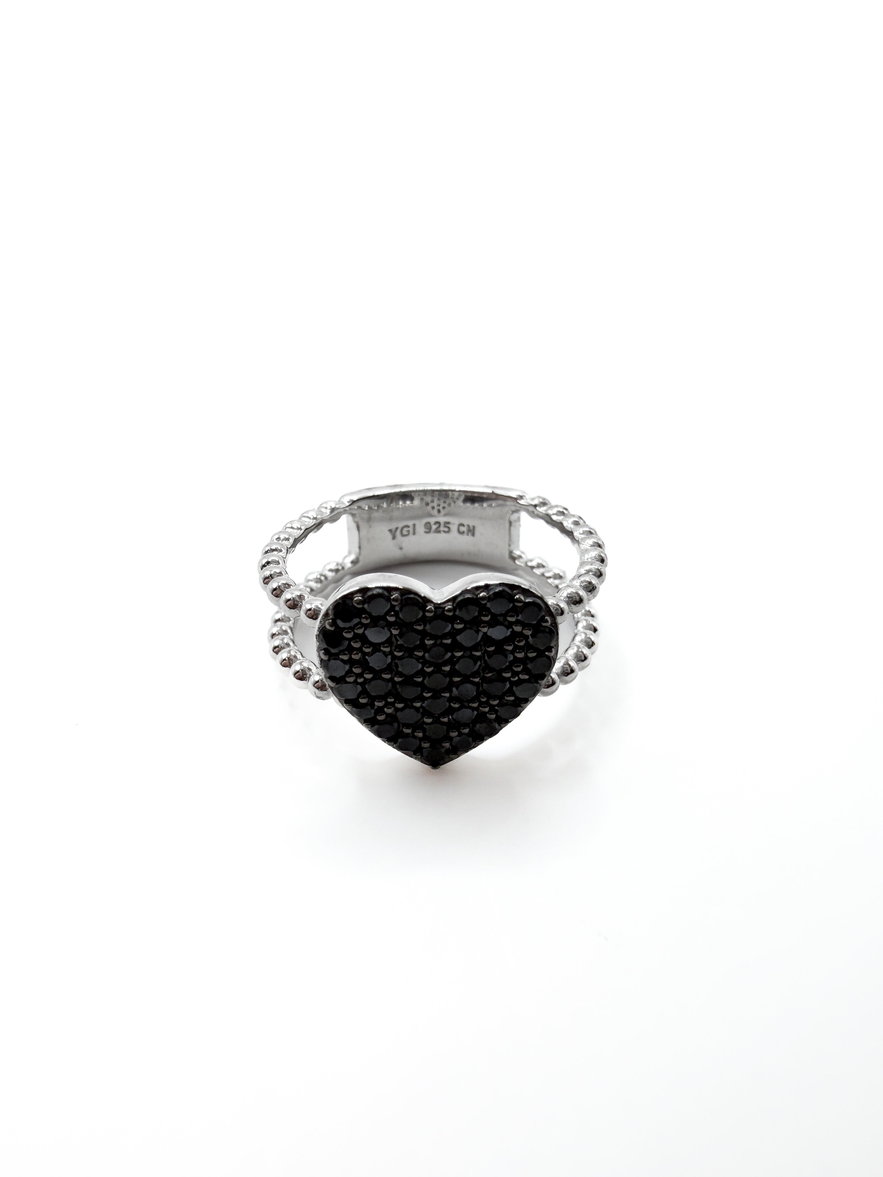Noir Heart Ring 6.5"