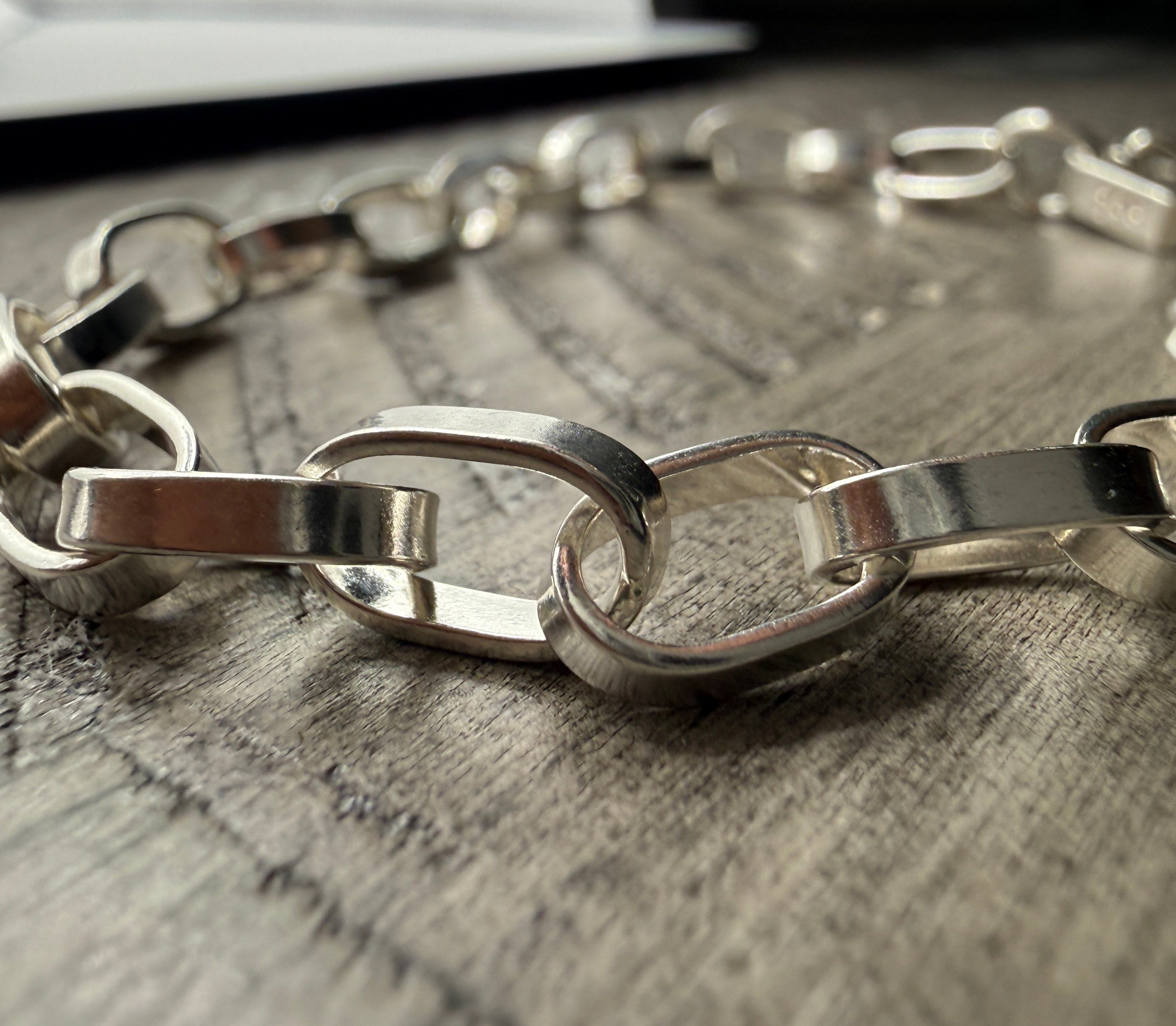 Modern Paperclip Link Chain Bracelet 8"
